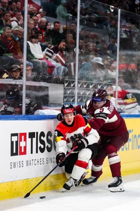 Ice hockey, Eishockey - IIHF WC 2026 ZURICH,SWITZERLAND,19.MAY.26 - ICE HOCKEY - IIHF Ice Hockey World Championship, WM, Weltmeisterschaft 2026, group stage, Austria vs Latvia. Image shows Vinzenz Rohrer (AUT) and Renars Krastenbergs (LAT).  GEPAxpictures xMaticxKlansek