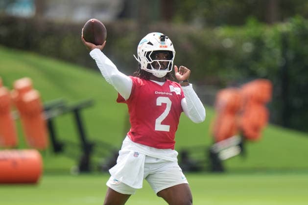 TBD, CA - MAY 19: Miami Dolphins quarterback Malik Willis (2) throws passes during the Miami Dolphins OTA on Tuesday, May 19, 2026 at Baptist Health Sports Complex in Miami Gardens, FL Photo by Peter Joneleit Icon Sportswire) NFL, American Football Herren, USA MAY 19 Miami Dolphins OTA EDITORIAL USE ONLY Icon2605019009