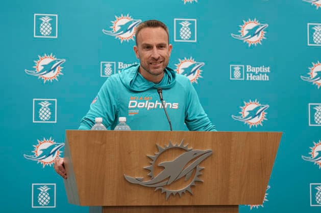 TBD, CA - MAY 19: Miami Dolphins head coach Jeff Hafley speaks to reports during the Miami Dolphins OTA on Tuesday, May 19, 2026 at Baptist Health Sports Complex in Miami Gardens, FL Photo by Peter Joneleit Icon Sportswire) NFL, American Football Herren, USA MAY 19 Miami Dolphins OTA EDITORIAL USE ONLY Icon2605019018