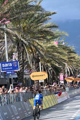 19-05-2026 Giro D italia; Tappa 10 Viareggio - Massa; 2026, Visma - Lease A Bike; Vingegaard, Jonas; Massa; 