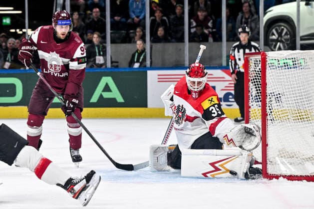 ZURICH, SWITZERLAND - MAY 19: goalkeeper Atte Tolvanen of Austria makes a save during the 2026 IIHF Ice hockey, Eishockey World Championship, WM, Weltmeisterschaft Switzerland game between Latvia and Austria at Swiss Life Arena on May 19, 2026 in Zurich, Zurich. Zurich Swiss Life Arena Zurich Switzerland Copyright: xJustPictures.ch AndreaxBrancax jp-en-EuSpIm-JP7_ANB_Lat_Aut_19052026_4724