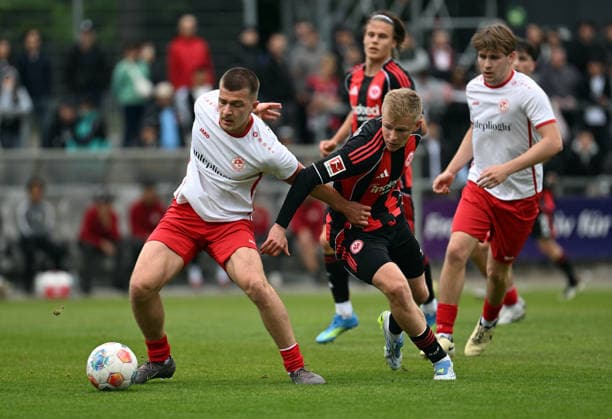 19.05.2026, xjhx, Fussball Testspiel, RW Frankfurt - Eintracht Frankfurt v.l. Jovan Petkovic (RW Frankfurt), Jonathan Jonny Burkardt (Eintracht Frankfurt) (DFL DFB REGULATIONS PROHIBIT ANY USE OF PHOTOGRAPHS as IMAGE SEQUENCES and or QUASI-VIDEO) Frankfurt am Main