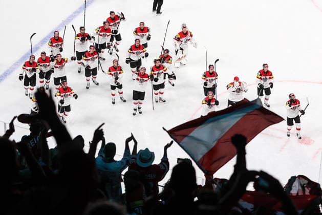 Ice hockey, Eishockey - IIHF WC 2026 ZURICH,SWITZERLAND,19.MAY.26 - ICE HOCKEY - IIHF Ice Hockey World Championship, WM, Weltmeisterschaft 2026, group stage, Austria vs Latvia. Image shows the rejoicing of Austria. Keywords: flag.  GEPAxpictures xMaticxKlansek