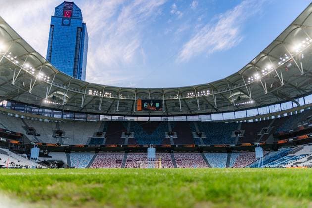 19.05.2026, SC Freiburg vs. Aston Villa, UEFA Europa League, Final Matchday -1 Besiktas Square, Besiktas Park, Stadium, Fan festival, Fan Fest, Fans Freiburg Aston Villa, Trophy, Uefa Cup League Trophy, Istanbul 2026 Final Abschlusstraining Final Training SC Freiburg in Vodafone Park Copyright: xBahhoxKarax