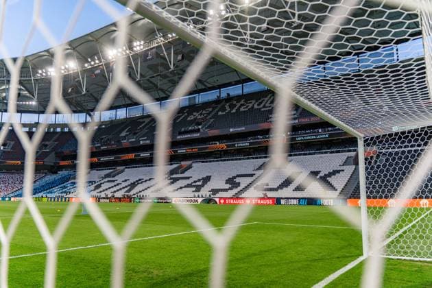 19.05.2026, SC Freiburg vs. Aston Villa, UEFA Europa League, Final Matchday -1 Besiktas Square, Besiktas Park, Stadium, Fan festival, Fan Fest, Fans Freiburg Aston Villa, Trophy, Uefa Cup League Trophy, Istanbul 2026 Final Abschlusstraining Final Training SC Freiburg in Vodafone Park Copyright: xBahhoxKarax