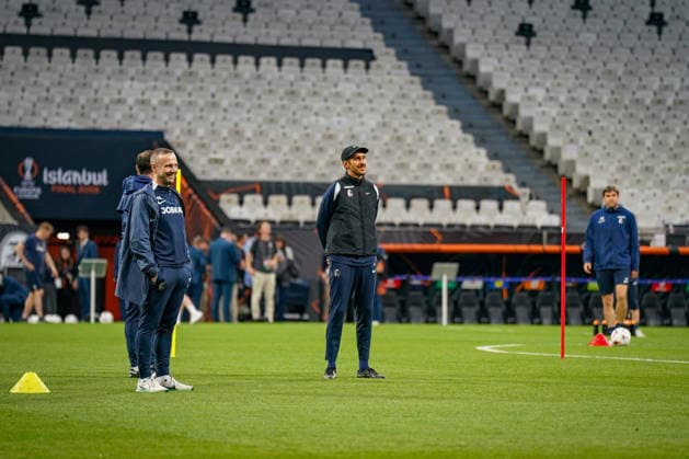Türkei: Fussball UEFA Europa League 2025 - 2026, Finale in Istanbul - SC Freiburg vs Aston Villa - Tüpras Stadyumu (Istanbul): Julian Schuster (SC Freiburg, Trainer) Abschlusstraining Copyright: xJOERANxSTEINSIEKx