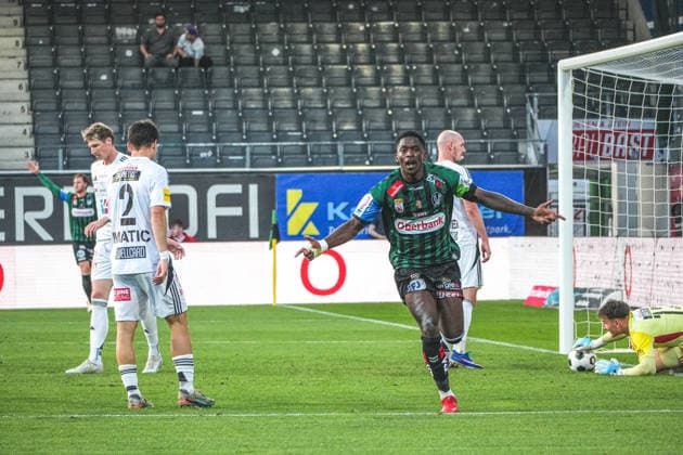 Fussball Österreich, Admiral Bundesliga Europacup-Playoff ECL 2025 2026, SV Oberbank Ried vs. Wolfsberger AC (WAC) - BWT x Oberösterreichische Arena (Ried): Kingstone Mutandwa (SV Oberbank Ried) mit dem Tor zum 1:0 - Jubel, Torjubel Copyright: xLukasxBierederx