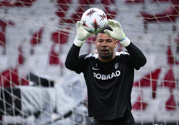 FUSSBALL EUROPA LEAGUE SAISON 2025 2026 Finale in Istanbul 19.05.2026 SC Freiburg - Aston Villa Training SC Freiburg im Besiktas - Park Stadion, Torwart Noah Atubolu