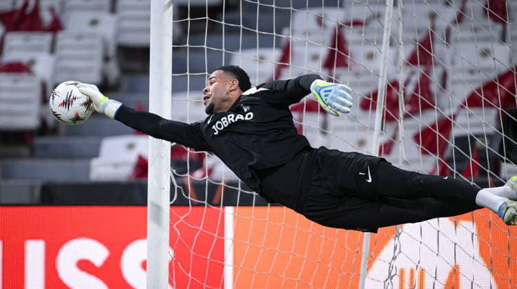 FUSSBALL EUROPA LEAGUE SAISON 2025 2026 Finale in Istanbul 19.05.2026 SC Freiburg - Aston Villa Training SC Freiburg im Besiktas - Park Stadion, Torwart Noah Atubolu