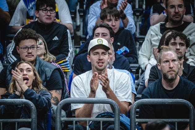 Basketball Berlin 19.05.2026 Saison 2025 2026 EasyCredit BBL 1. Bundesliga Männer, Herren Playoffs Viertelfinale Spiel 2 Alba Berlin - RASTA Vechta Franz Wagner Zuschauer gast