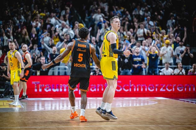 Basketball Berlin 19.05.2026 Saison 2025 2026 EasyCredit BBL 1. Bundesliga Männer, Herren Playoffs Viertelfinale Spiel 2 Alba Berlin - RASTA Vechta Justin Bean (Alba Berlin, No.34) Jubel