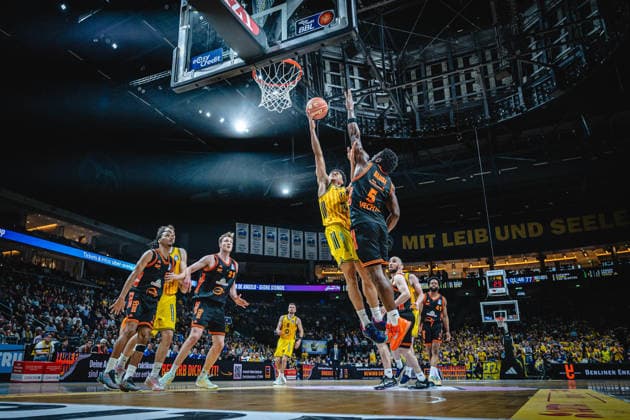 Basketball Berlin 19.05.2026 Saison 2025 2026 EasyCredit BBL 1. Bundesliga Männer, Herren Playoffs Viertelfinale Spiel 2 Alba Berlin - RASTA Vechta Jack Kayil (Alba Berlin, No.07) TJ Bamba (Vechta, No.05)