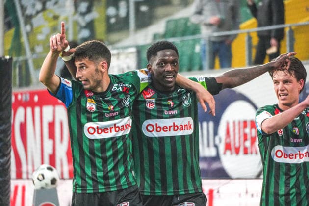 Fussball Österreich, Admiral Bundesliga Europacup-Playoff ECL 2025 2026, SV Oberbank Ried vs. Wolfsberger AC (WAC) - BWT x Oberösterreichische Arena (Ried): Kingstone Mutandwa (SV Oberbank Ried) mit dem Tor zum 2:0 - Jubel, Torjubel Copyright: xLukasxBierederx