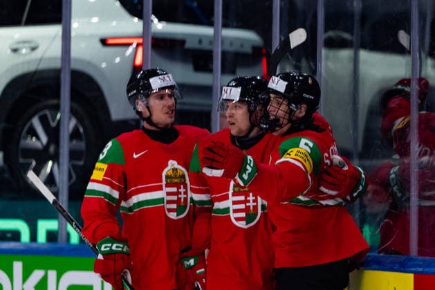 ZURICH, SWITZERLAND - MAY 19: Doman Szongoth (Hungary, 5) during his goal celebration~ during the Preliminary Round - Group A Match 23 between Hungary and Great Britain at the IIHF Ice hockey, Eishockey World Championship, WM, Weltmeisterschaft 2026, Swiss Life Arena on May 19, 2026 in Zurich, Switzerland. Zurich Switzerland Copyright: xTimoxSteinx