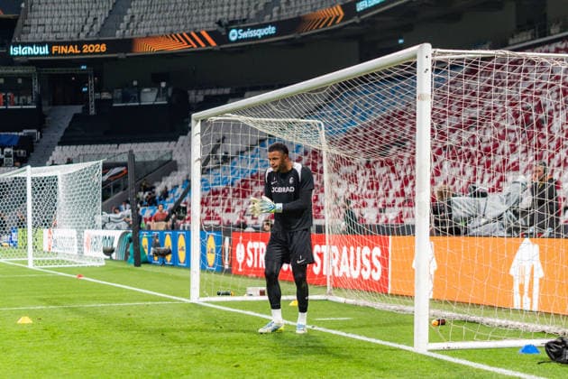 19.05.2026, SC Freiburg vs. Aston Villa, UEFA Europa League, Final Matchday -1 Besiktas Square, Besiktas Park, Stadium, Fan festival, Fan Fest, Fans Freiburg Aston Villa, Trophy, Uefa Cup League Trophy, Istanbul 2026 Final Abschlusstraining Final Training SC Freiburg in Vodafone Park, Noah Atubolu Copyright: xBahhoxKarax