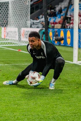 19.05.2026, SC Freiburg vs. Aston Villa, UEFA Europa League, Final Matchday -1 Besiktas Square, Besiktas Park, Stadium, Fan festival, Fan Fest, Fans Freiburg Aston Villa, Trophy, Uefa Cup League Trophy, Istanbul 2026 Final Abschlusstraining Final Training SC Freiburg in Vodafone Park, Noah Atubolu Copyright: xBahhoxKarax