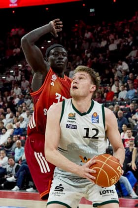 Deutsche Basketball Bundesliga (BBL), FC Bayern München Basketball vs VET-CONCEPT GLADIATORS Trier, München FC Bayern Basketball, Trier VET-CONCEPT GLADIATORS, 2026-05-19 in München (SAP Garden) LINSSEN Marten (VET-CONCEPT GLADIATORS TRIER Center (C) Nr12-TRI12), GABRIEL Wenyen (FC Bayern München Basketball Center (C) Nr32-FCBB32) sportworld München SAP Garden Bayern Deutschland