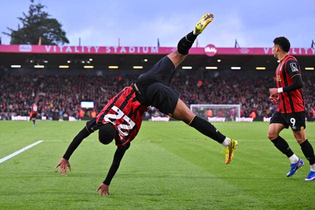 Bournemouth v Manchester City, Premier League Goal 1-0 - Eli Junior Kroupi (22) of AFC Bournemouth celebrates scoring the opening goal with a somersault during the Premier League match between Bournemouth and Manchester City at the Vitality Stadium, Bournemouth, UK on 19 May 2026. Bournemouth Vitality Stadium Dorset UK Editorial use only DataCo restrictions apply See www.football-dataco.com , Copyright: xGrahamxHuntx PSI-24285-0061