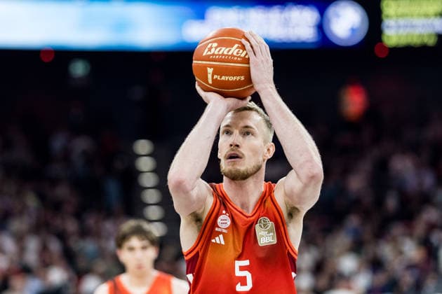 MUNICH, GERMANY - MAY 19: Niels Giffey (FC Bayern Muenchen, 5) shoots the ball from the freethrow line during the easyCredit Basketball Bundesliga Playoffs Quarterfinal Game 2 between FC Bayern Muenchen vs. Vet-Concept Gladiators Trier at SAP Garden on match 2 of the Playoffs Quarterfinals Best of Five of easyCredit Basketball Bundesliga on May 19, 2026 in Munich, Germany. Bavaria Germany Copyright: xSteffiexWunderlx