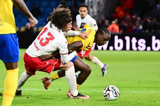KVC Westerlo v Standard de Liege - Jupiler Pro League Europe Play-Off WESTERLO, BELGIUM - MAY 19 : Mbamba Lucas defender of KVC Westerlo and Fossey Marlon defender of Standard de Liege battle for the ball during the Jupiler Pro League Europe Play-Off match between KVC Westerlo and Standard de Liege on May 19, 2026 in Westerlo, Belgium, 19 05 2026 Westerlo Belgium  Copyright: xPeterxDexVoechtx