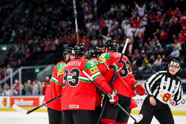 Ice hockey, Eishockey - IIHF WC 2026 ZURICH,SWITZERLAND,19.MAY.26 - ICE HOCKEY - IIHF Ice Hockey World Championship, WM, Weltmeisterschaft 2026, group stage, Hungary vs Great Britain. Image shows the rejoicing of Hungary.  GEPAxpictures xMaticxKlansek