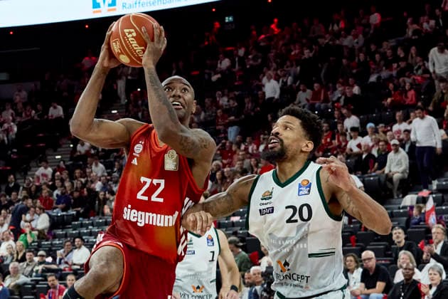Deutsche Basketball Bundesliga (BBL), FC Bayern München Basketball vs VET-CONCEPT GLADIATORS Trier, München FC Bayern Basketball, Trier VET-CONCEPT GLADIATORS, 2026-05-19 in München (SAP Garden) MIKE Isiaha (FC Bayern München Basketball Power Forward (PF) Nr22-FCBB22), KING Urald (VET-CONCEPT GLADIATORS TRIER Power Forward (PF) Nr20-TRI20) sportworld München SAP Garden Bayern Deutschland