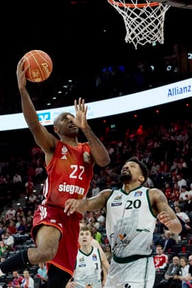 Deutsche Basketball Bundesliga (BBL), FC Bayern München Basketball vs VET-CONCEPT GLADIATORS Trier, München FC Bayern Basketball, Trier VET-CONCEPT GLADIATORS, 2026-05-19 in München (SAP Garden) MIKE Isiaha (FC Bayern München Basketball Power Forward (PF) Nr22-FCBB22), KING Urald (VET-CONCEPT GLADIATORS TRIER Power Forward (PF) Nr20-TRI20) sportworld München SAP Garden Bayern Deutschland