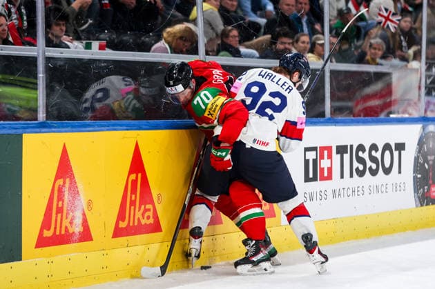 Ice hockey, Eishockey - IIHF WC 2026 ZURICH,SWITZERLAND,19.MAY.26 - ICE HOCKEY - IIHF Ice Hockey World Championship, WM, Weltmeisterschaft 2026, group stage, Hungary vs Great Britain. Image shows Zsombor Garat (HUN) and Josh Waller (GBR).  GEPAxpictures xMaticxKlansek