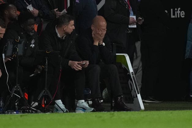 Bournemouth v Manchester City, Premier League, Football, Vitality Stadium, Bournemouth, UK - 19 May 2026 Andoni Iraola manager of Bournemouth holds his head in his hands during the game while being 0-1 down. Bournemouth Vitality Stadium Bournemouth UK, UK NEWSPAPERS OUT Copyright: xSeanxRyanx