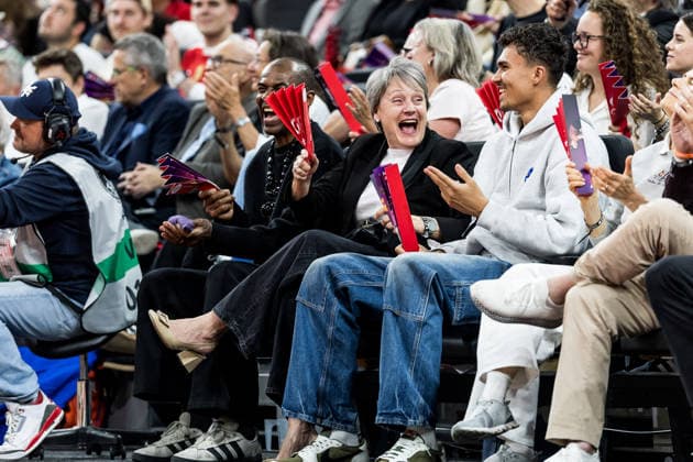 MUNICH, GERMANY - MAY 19: Valdemar and Christine da Silva (Parents of Oscar da Silva (FC Bayern Muenchen, 1) and Tristan da Silva) with Tristan Da Silva (Orlando Magic) laughing courtside during the easyCredit Basketball Bundesliga Playoffs Quarterfinal Game 2 between FC Bayern Muenchen vs. Vet-Concept Gladiators Trier at SAP Garden on match 2 of the Playoffs Quarterfinals Best of Five of easyCredit Basketball Bundesliga on May 19, 2026 in Munich, Germany. Bavaria Germany Copyright: xSteffiexWunderlx
