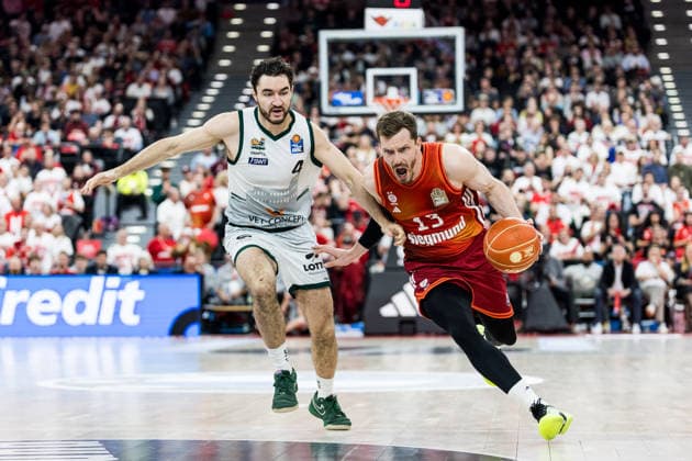 MUNICH, GERMANY - MAY 19: Andreas Andi Obst (FC Bayern Muenchen, 13) controls the ball against Clay Guillozet (Vet-Concept Gladiators Trier, 4) during the easyCredit Basketball Bundesliga Playoffs Quarterfinal Game 2 between FC Bayern Muenchen vs. Vet-Concept Gladiators Trier at SAP Garden on match 2 of the Playoffs Quarterfinals Best of Five of easyCredit Basketball Bundesliga on May 19, 2026 in Munich, Germany. Bavaria Germany Copyright: xSteffiexWunderlx