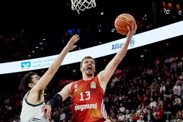 Deutsche Basketball Bundesliga (BBL), FC Bayern München Basketball vs VET-CONCEPT GLADIATORS Trier, München FC Bayern Basketball, Trier VET-CONCEPT GLADIATORS, 2026-05-19 in München (SAP Garden) OBST Andreas (FC Bayern München Basketball Shooting Guard (SG) Nr13-FCBB13), GUILLOZET Clay (VET-CONCEPT GLADIATORS TRIER Shooting Guard (SG) Nr4-TRI4) sportworld München SAP Garden Bayern Deutschland