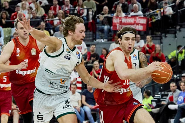 Deutsche Basketball Bundesliga (BBL), FC Bayern München Basketball vs VET-CONCEPT GLADIATORS Trier, München FC Bayern Basketball, Trier VET-CONCEPT GLADIATORS, 2026-05-19 in München (SAP Garden) JESSUP Justinian (FC Bayern München Basketball Shooting Guard (SG) Nr10-FCBB10), HOLLERSBACHER Marco (VET-CONCEPT GLADIATORS TRIER Power Forward (PF) Nr9-TRI9) sportworld München SAP Garden Bayern Deutschland