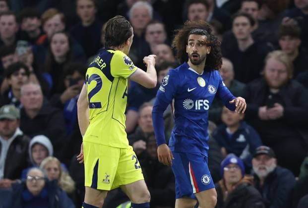 Premier League - Chelsea v Tottenham Hotspur LONDON, ENGLAND, MAY 19: Conor Gallagher of Tottenham Hotspur argues with Marc Cucurella of Chelsea during the Premier League match between Chelsea v Tottenham Hotspur at Stamford Bridge Stadium, London, England, on May 19. (Photo by Daniel Weir) London Stamford Bridge Stadium England Copyright: xDanielxWeir SportsxPressxPhotox Sportspressphoto_SPR150253
