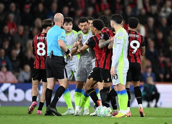 Players of both sides argue - AFC Bournemouth v Manchester City, Premier League, Vitality Stadium, Bournemouth, UK - 19th May 2026 Editorial Use Only - DataCo restrictions apply, No free usage or syndication, standard fees apply. AFC Bournemouth v Manchester City, Premier League, Football, Vitality Stadium, Bournemouth, UK - 19 May 2026Bournemouth Vitality Stadium United Kingdom EDITORIAL USE ONLY No use with unauthorised audio, video, data, fixture lists, club league logos or live services. Online in-match use limited to 120 images, no video emulation. No use in betting, games or single club league player publications.  Copyright: xMDI Shutterstockx 16878204bo