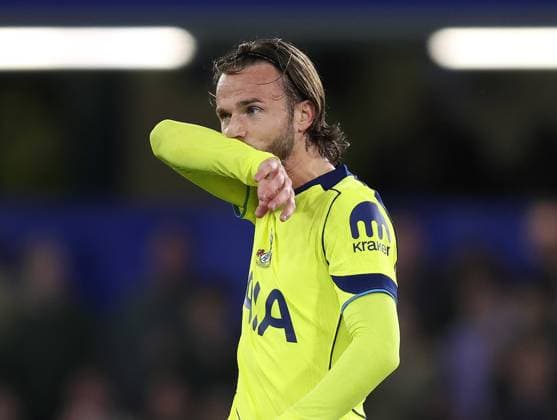Premier League - Chelsea v Tottenham Hotspur LONDON, ENGLAND, MAY 19: James Maddison of Tottenham Hotspur looks disappointed & dejected during the Premier League match between Chelsea v Tottenham Hotspur at Stamford Bridge Stadium, London, England, on May 19. (Photo by Daniel Weir) London Stamford Bridge Stadium England Copyright: xDanielxWeir SportsxPressxPhotox Sportspressphoto_SPR150293