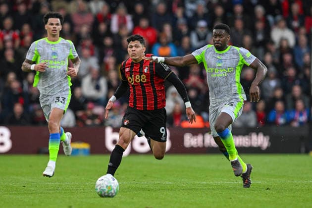 Bournemouth v Manchester City, Premier League Evanilson (9) of AFC Bournemouth on the attack battles for possession with Marc Guehi (15) of Manchester City during the Premier League match between Bournemouth and Manchester City at the Vitality Stadium, Bournemouth, UK on 19 May 2026. Bournemouth Vitality Stadium Dorset UK Editorial use only DataCo restrictions apply See www.football-dataco.com , Copyright: xGrahamxHuntx PSI-24285-0262