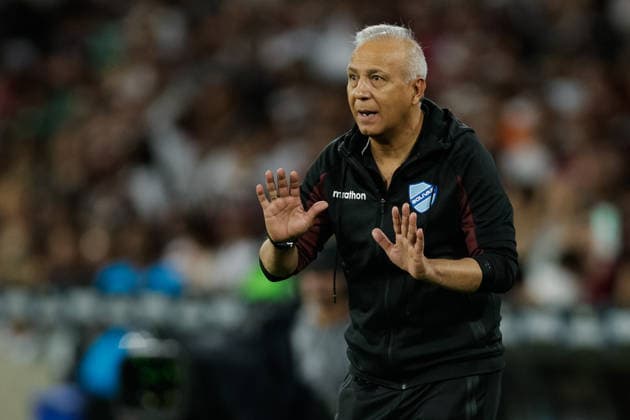 Soccer - Copa CONMEBOL Libertadores - Fluminense v Bolivar RIO DE JANEIRO, BRAZIL - MAY 19: VLADIMIR SORIA, Head Coach of Bolivar, gestures during the match between Fluminense and Bolivar as part of Copa CONMEBOL Libertadores at Maracana Stadium on May 19, 2026 in Rio de Janeiro, Brazil. Rio de Janeiro Maracana Stadium Brazil Copyright: xRuanoxCarneiroxRuanoxCarneirox