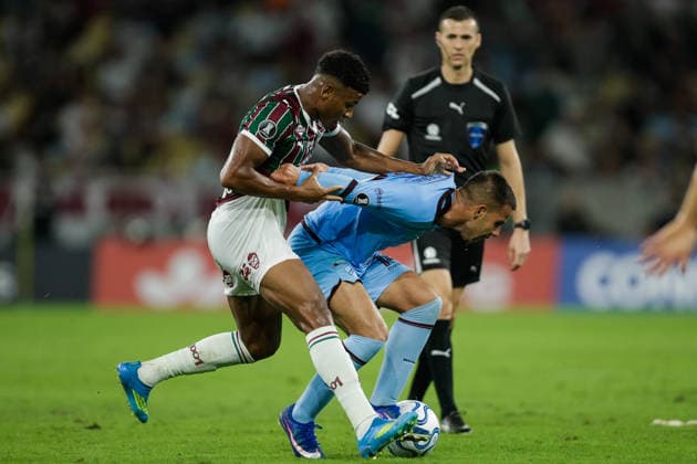 Soccer - Copa CONMEBOL Libertadores - Fluminense v Bolivar RIO DE JANEIRO, BRAZIL - MAY 19: HERCULES of Fluminense battles for possession with ROBSON MATHEUS of Bolivar during the match between Fluminense and Bolivar as part of Copa CONMEBOL Libertadores at Maracana Stadium on May 19, 2026 in Rio de Janeiro, Brazil. Rio de Janeiro Maracana Stadium Brazil Copyright: xRuanoxCarneiroxRuanoxCarneirox