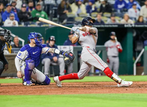 MAY 19, 2026: Boston Red Sox outfielder Jarren Duran (16) hits a home run in the 9th inning against the Kansas City Royals at Kauffman Stadium in Kansas City, MO. CSM Kansas City United States - ZUMAc04_ 20260519_zma_c04_193 Copyright: xRomanxPunox