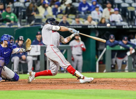 MAY 19, 2026: Boston Red Sox outfielder Jarren Duran (16) hits a home run in the 9th inning against the Kansas City Royals at Kauffman Stadium in Kansas City, MO. CSM Kansas City United States - ZUMAc04_ 20260519_zma_c04_213 Copyright: xRomanxPunox