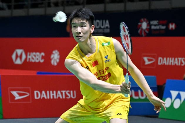 (260520) -- KUALA LUMPUR, May 20, 2026 -- Li Shifeng of China hits a return during the men s singles round of 32 match between Li Shifeng of China and Koga Minoru of Japan at 2026 Malaysia Masters badminton tournament in Kuala Lumpur, Malaysia, May 20, 2026. (Photo by Xinhua) (SP)MALAYSIA-KUALA LUMPUR-BADMINTON-MALAYSIA MASTERS-MEN S SINGLES ChongxVoonxChung 