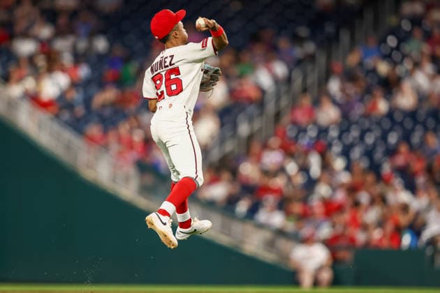 MLB, Baseball Herren, USA New York Mets vs Washington Nationals Washington, DC; Washington Nationals second baseman Nasim Nunez (26) throws to first base to complete the double play during the Major League Baseball game between the Washington Nationals and the New York Mets at Nationals Park on Tuesday, May 19, 2026. The Nationals beat the Mets 9-6. (Steve Prakope Image of Washington D.C. District of Columbia United States EDITORIAL USE ONLY Copyright: xImagexofxSportx StevexPrakopex iosphotos410322