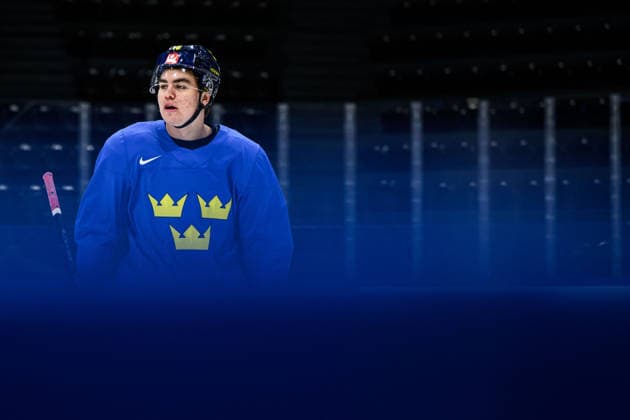 260520 Anton Frondell of Sweden at a practice session during the 2026 IIHF Ice hockey, Eishockey World Championship, WM, Weltmeisterschaft on May 20, 2026 in Fribourg. Photo: Jesper Zerman BILDBYRAN kod JZ JZ0721 ishockey ice hockey ishockey-vm 2026 vm 2026 iihf world championship träning practice sverige sweden day 6 bbeng sverige sweden Copyright: JESPERxZERMAN BB260520JZ002
