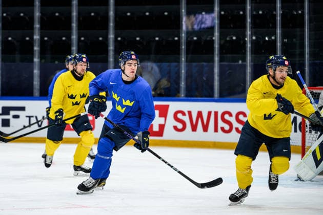 260520 Anton Frondell of Sweden at a practice session during the 2026 IIHF Ice hockey, Eishockey World Championship, WM, Weltmeisterschaft on May 20, 2026 in Fribourg. Photo: Jesper Zerman BILDBYRAN kod JZ JZ0721 ishockey ice hockey ishockey-vm 2026 vm 2026 iihf world championship träning practice sverige sweden day 6 bbeng sverige sweden Copyright: JESPERxZERMAN BB260520JZ001