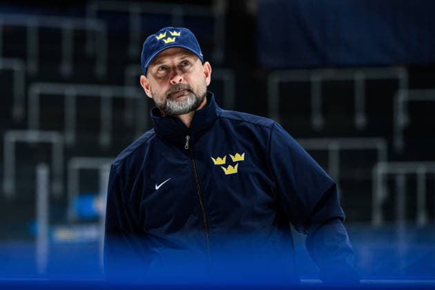 260520 Assistant coach Anders Sörensen of Sweden at a practice session during the 2026 IIHF Ice hockey, Eishockey World Championship, WM, Weltmeisterschaft on May 20, 2026 in Fribourg. Photo: Jesper Zerman BILDBYRAN kod JZ JZ0721 ishockey ice hockey ishockey-vm 2026 vm 2026 iihf world championship träning practice sverige sweden day 6 bbeng Copyright: JESPERxZERMAN BB260520JZ005