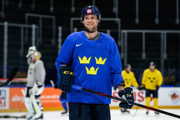 260520 Jacob Larsson of Sweden at a practice session during the 2026 IIHF Ice hockey, Eishockey World Championship, WM, Weltmeisterschaft on May 20, 2026 in Fribourg. Photo: Jesper Zerman BILDBYRAN kod JZ JZ0721 ishockey ice hockey ishockey-vm 2026 vm 2026 iihf world championship träning practice sverige sweden day 6 bbeng Copyright: JESPERxZERMAN BB260520JZ009