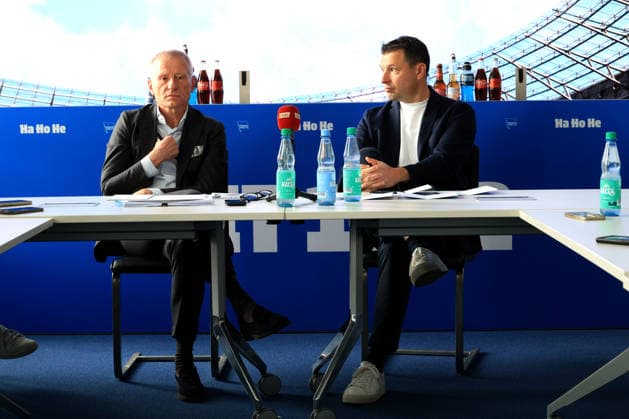 DEU, DFL, 2. FBL Hertha BSC, PK, 20.05.2026, Sportforum, Berlin, DEU, DFL, 2. FBL Hertha BSC, PK, im Bild Benjamin Weber (Sportdirektor, Hertha BSC Berlin), Dr. Peter Goerlich - Geschaeftsfuehrung DFL - regulations prohibit any use of Photographs as image sequences and or quasi-video