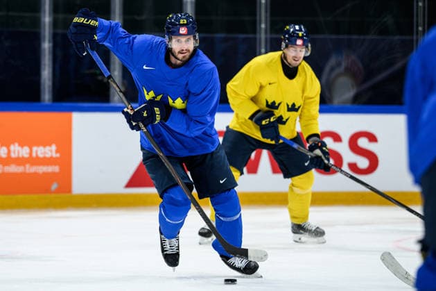 260520 Oliver Ekman-Larsson of Sweden at a practice session during the 2026 IIHF Ice hockey, Eishockey World Championship, WM, Weltmeisterschaft on May 20, 2026 in Fribourg. Photo: Jesper Zerman BILDBYRAN kod JZ JZ0721 ishockey ice hockey ishockey-vm 2026 vm 2026 iihf world championship träning practice sverige sweden day 6 bbeng Copyright: JESPERxZERMAN BB260520JZ027