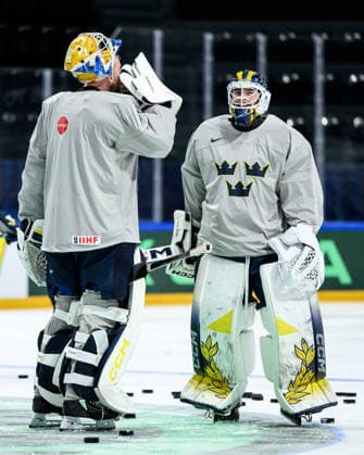 260520 goaltender Magnus Hellberg and goaltender Love Härenstam of Sweden at a practice session during the 2026 IIHF Ice hockey, Eishockey World Championship, WM, Weltmeisterschaft on May 20, 2026 in Fribourg. Photo: Jesper Zerman BILDBYRAN kod JZ JZ0721 ishockey ice hockey ishockey-vm 2026 vm 2026 iihf world championship träning practice sverige sweden day 6 bbeng Copyright: JESPERxZERMAN BB260520JZ034